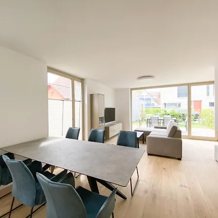 Holiday home Strandlaeufer 1